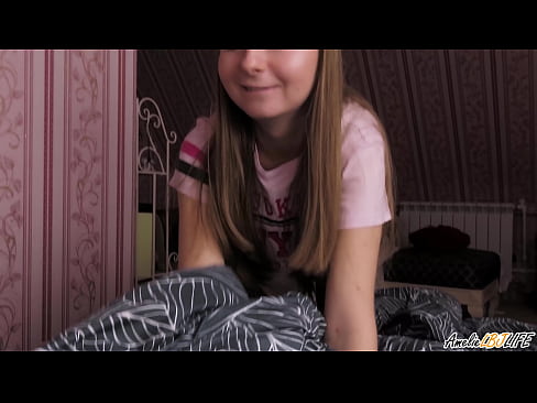 ❤️ Blondie анын BFF анын терең соруп жана анын оозуна сперма алат ☑ Порно ky.pornplaybb.ru